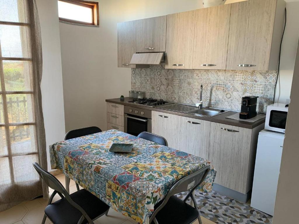 Casa Vacanza Torre Di Mezzo - Tramonto Marausa Buitenkant foto